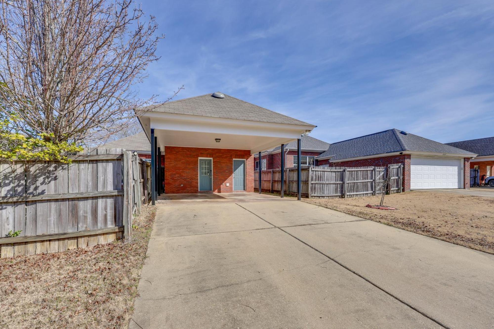 Home With Fenced Yard About 12 Mi To Dtwn Montgomery Exterior foto